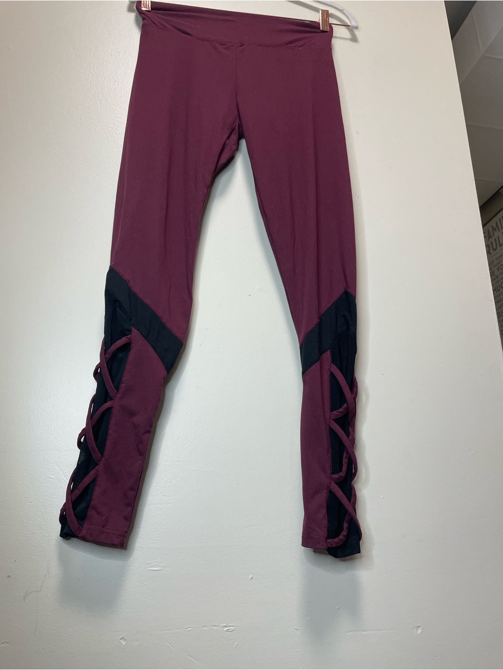 Zenana Outfitters Burgundy Lattice Ankle Leggings L/XL